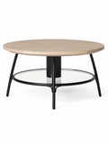 "Moderne ronde salontafel met houten blad en glazen onderste planken"